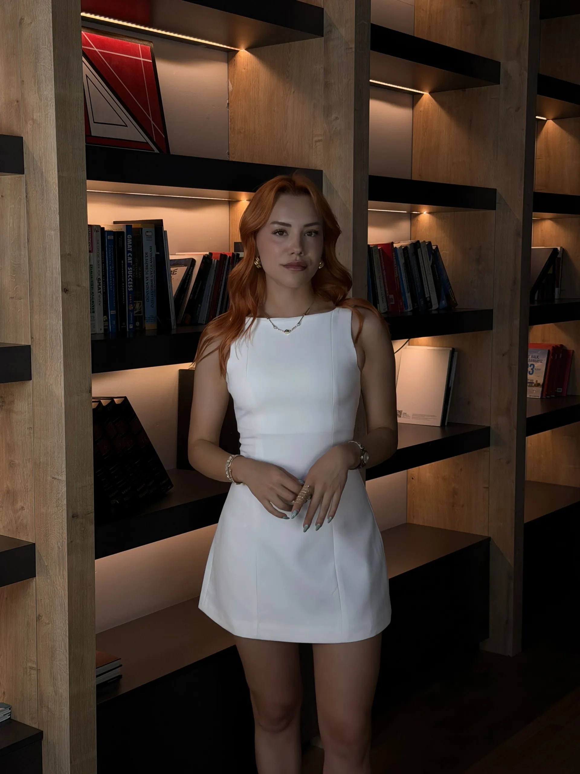BEYAZ MİNİ ELBİSE